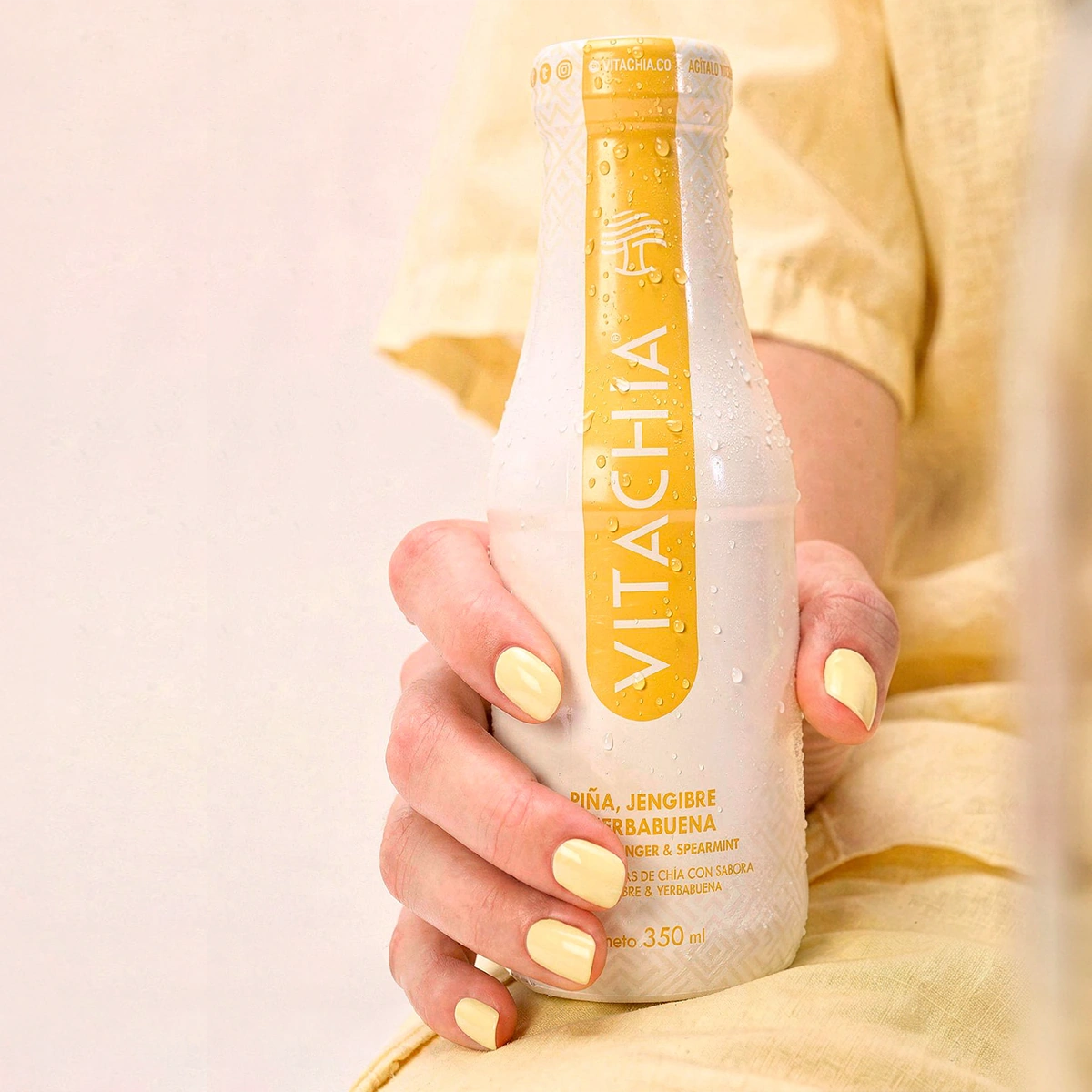 Branding y packaging de Vitachia, bebida funcional premium.